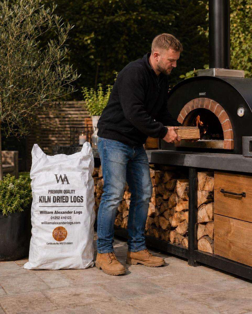 Pizza oven fired with kiln-dried hardwood logs